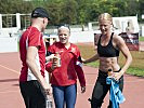 Die Siegerin Maria Hokkanen, r., und die Zweitplatzierte Marita Thorsvik. (Bild öffnet sich in einem neuen Fenster)