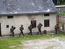 Auch der Rest der Elitesoldaten zieht sich zurück... (Bild öffnet sich in einem neuen Fenster)