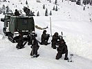 Sondertransportfahrzeuge Häglunds unterstützen die Soldaten im Gebirge. (Bild öffnet sich in einem neuen Fenster)