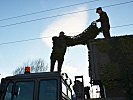 Die Soldaten treffen bereits in den Morgenstunden im Übungsraum ein. (Bild öffnet sich in einem neuen Fenster)