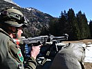Ein Maschinengewehr74 bereit zum Einsatz. (Bild öffnet sich in einem neuen Fenster)