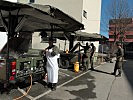 Die Feldküche 2000 war für die Zubereitung der Verpflegung im Dauerbetrieb. (Bild öffnet sich in einem neuen Fenster)