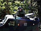 Die Soldaten wurden durch Sonderfahrzeuge Hägglunds verstärkt. (Bild öffnet sich in einem neuen Fenster)
