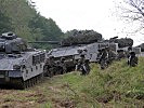 Die Panzergrenadiere bereiten sich auf das Scharfschießen vor. (Bild öffnet sich in einem neuen Fenster)