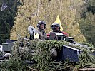 Brigadekommandant Oberst Riener in seinem Schützenpanzer "Ulan". (Bild öffnet sich in einem neuen Fenster)