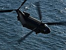 Ein "Chinook"über den Weiten des Atlantik. (Bild öffnet sich in einem neuen Fenster)