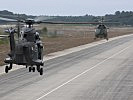 Eine AB-212 und ein A-109 fliegen zu einer gemeinsamen Übungsmission. (Bild öffnet sich in einem neuen Fenster)