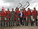Oberst Doblhammer, 3.v.l., mit den Piloten der Turkish Stars. (Bild öffnet sich in einem neuen Fenster)
