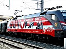 Die Taurus-Lok im Heeresdesign brachte zahlreiche Gäste nach Zeltweg. (Bild öffnet sich in einem neuen Fenster)