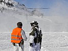 ...somit kann der S-70 "Black Hawk" problemlos am Hochplateau anlanden. (Bild öffnet sich in einem neuen Fenster)