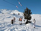 Fernmelder im Hochgebirge stellen die Verbindung der Truppe sicher. (Bild öffnet sich in einem neuen Fenster)