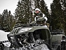 Sonderfahrzeuge "Quad" unterstützen die Soldaten bei ihrem Einsatz. (Bild öffnet sich in einem neuen Fenster)