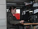 Funk- und Datenverbindung werden innerhalb der Truppe sichergestellt. (Bild öffnet sich in einem neuen Fenster)