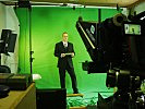 Moderator Christian Behrens vor der Greenbox... (Bild öffnet sich in einem neuen Fenster)