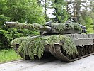 Panzer Marsch! Ein "Leopard" in voller Fahrt. (Bild öffnet sich in einem neuen Fenster)