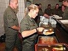 Wenn sich die Soldaten anstellen, muss es schnell gehen. (Bild öffnet sich in einem neuen Fenster)