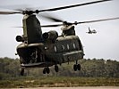 Ein niederländischer CH-47 CHINNOOK Transporthubschrauber. (Bild öffnet sich in einem neuen Fenster)