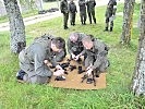 Deutsche Waffen waren für die Pioniere kein Problem. (Bild öffnet sich in einem neuen Fenster)