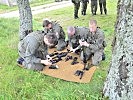 Deutsche Waffen mussten zusammengesetzt werden. (Bild öffnet sich in einem neuen Fenster)