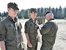 Lippert befördert Kibler und Rauchenschwandtner zum Korporal. (Bild öffnet sich in einem neuen Fenster)