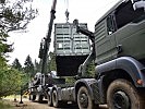 Container werden angeliefert. (Bild öffnet sich in einem neuen Fenster)