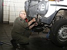 Erfahrene Mechaniker kennen alle erforderlichen Tricks bei den Reparaturen. (Bild öffnet sich in einem neuen Fenster)