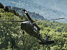 Zusätzliche Sicherungskräfte werden mittels "Black Hawk" eingeflogen. (Bild öffnet sich in einem neuen Fenster)