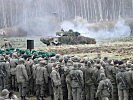 Ein Schützenpanzer "Ulan" im Angriff. (Bild öffnet sich in einem neuen Fenster)