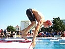 ...beim Hindernisschwimmen... (Bild öffnet sich in einem neuen Fenster)