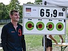 ...und hat dabei tatkräftig Unterstützung im Team mit Serjoscha Storck... (Bild öffnet sich in einem neuen Fenster)