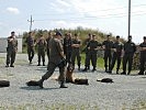 Ausbildung mit Militärhunden. (Bild öffnet sich in einem neuen Fenster)