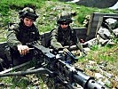 Alarm - jetzt heißt es die Stellung beziehen und die Waffen klar machen. (Bild öffnet sich in einem neuen Fenster)