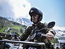 Ein Soldat des Jägerbataillons 24 auf dem Sondertranportfahrzug Quad. (Bild öffnet sich in einem neuen Fenster)