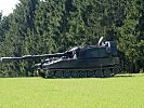 Die Artillerie bezieht ihre Stellung. (Bild öffnet sich in einem neuen Fenster)