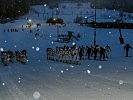 Bei Schneefall und Temperaturen um den Gefrierpunkt erfolgt der Aufstieg. (Bild öffnet sich in einem neuen Fenster)