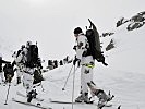 Die Zusammenarbeit der Soldaten... (Bild öffnet sich in einem neuen Fenster)