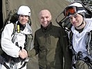 Gerald Klug mit Soldaten des Pionierbataillons 1, auf Platz Neun. (Bild öffnet sich in einem neuen Fenster)