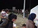 Soldaten sichern den Grenzübergang in Heiligenkreuz. (Bild öffnet sich in einem neuen Fenster)