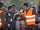 Soldaten im Einsatz an der steirisch-slowenischen Grenze. (Bild öffnet sich in einem neuen Fenster)