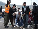 ...werden die Flüchtlinge betreut. (Bild öffnet sich in einem neuen Fenster)