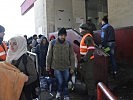 Die Kräfte des Bundesheeres sorgen für sichere und geordnete Abläufe. (Bild öffnet sich in einem neuen Fenster)