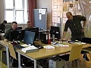 Im Lagezentrum des Militärkommandos wir der Einsatz koordiniert. (Bild öffnet sich in einem neuen Fenster)