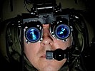 Die Nachtsichtbrille der Piloten macht es möglich, Bild: Archiv. (Bild öffnet sich in einem neuen Fenster)