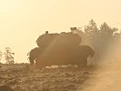 Überraschung für den Gegner: Die Panzer kommen aus der Sonne. (Bild öffnet sich in einem neuen Fenster)