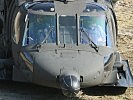 Der "Black Hawk" wird von zwei Piloten geflogen. (Bild öffnet sich in einem neuen Fenster)