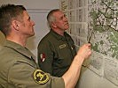 Der Versorgungsführer bei der Planung der Versorgungsabläufe. (Bild öffnet sich in einem neuen Fenster)