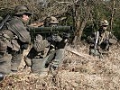 Ein Panzerabwehrtrupp in Stellung. (Bild öffnet sich in einem neuen Fenster)