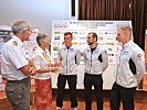 Landesrätin Bohuslav im Gespräch mit den Sportlern. (Bild öffnet sich in einem neuen Fenster)