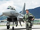 Einsatzpilot Hauptmann Gerald Gradauer und sein Eurofighter. (Bild öffnet sich in einem neuen Fenster)
