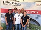 Mitarbeiter der FH Hagenberg präsentieren ihre Studiengänge in Zeltweg. (Bild öffnet sich in einem neuen Fenster)